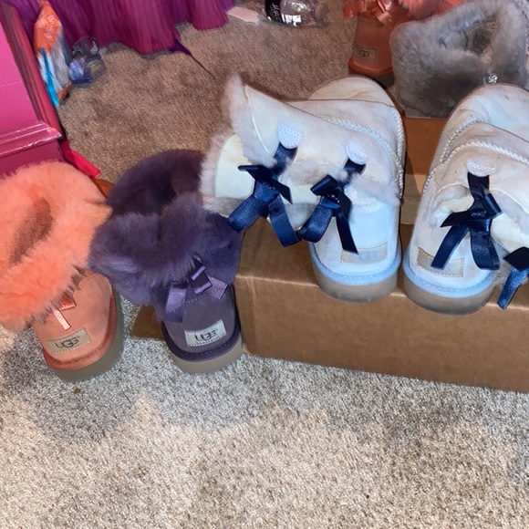 Size 10 Light Blue Uggs With Bows - Picture 10 of 10